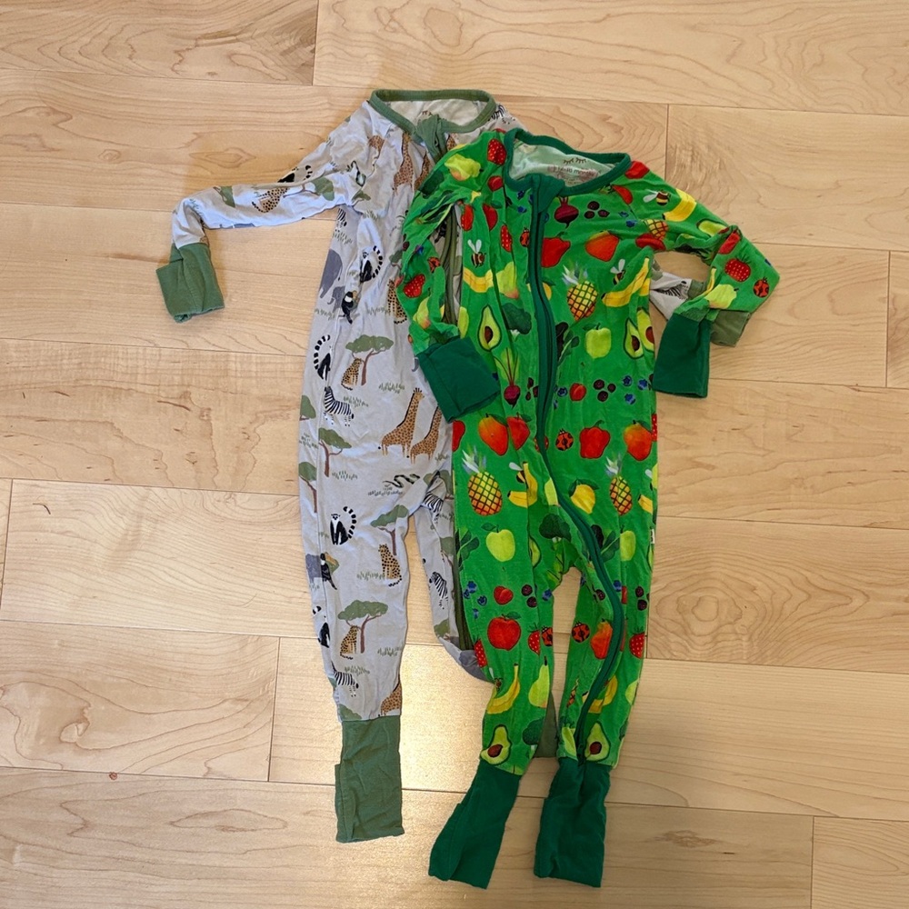 Little Sleepies 12-18 pajamas (2)